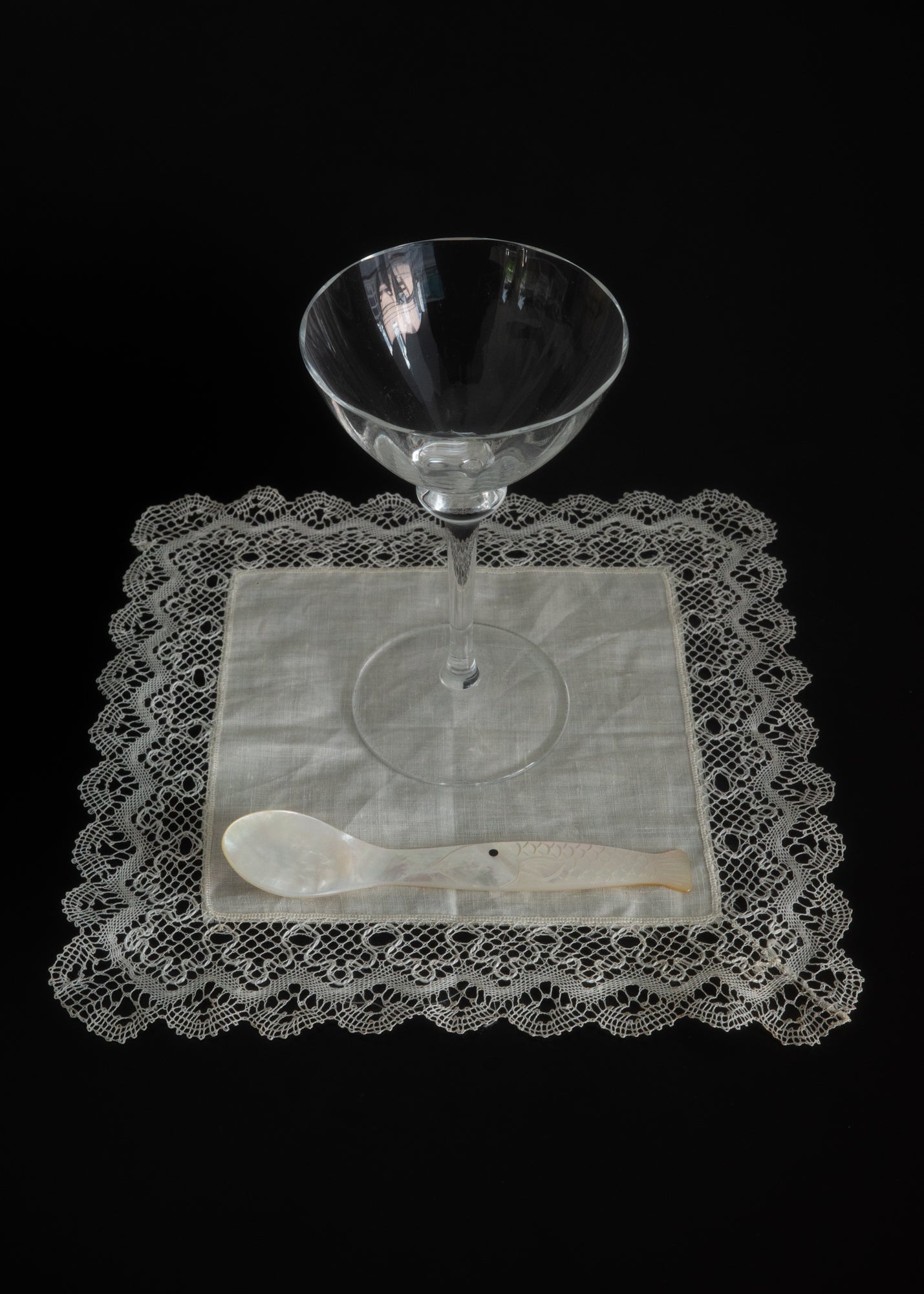 Vintage lace square mat