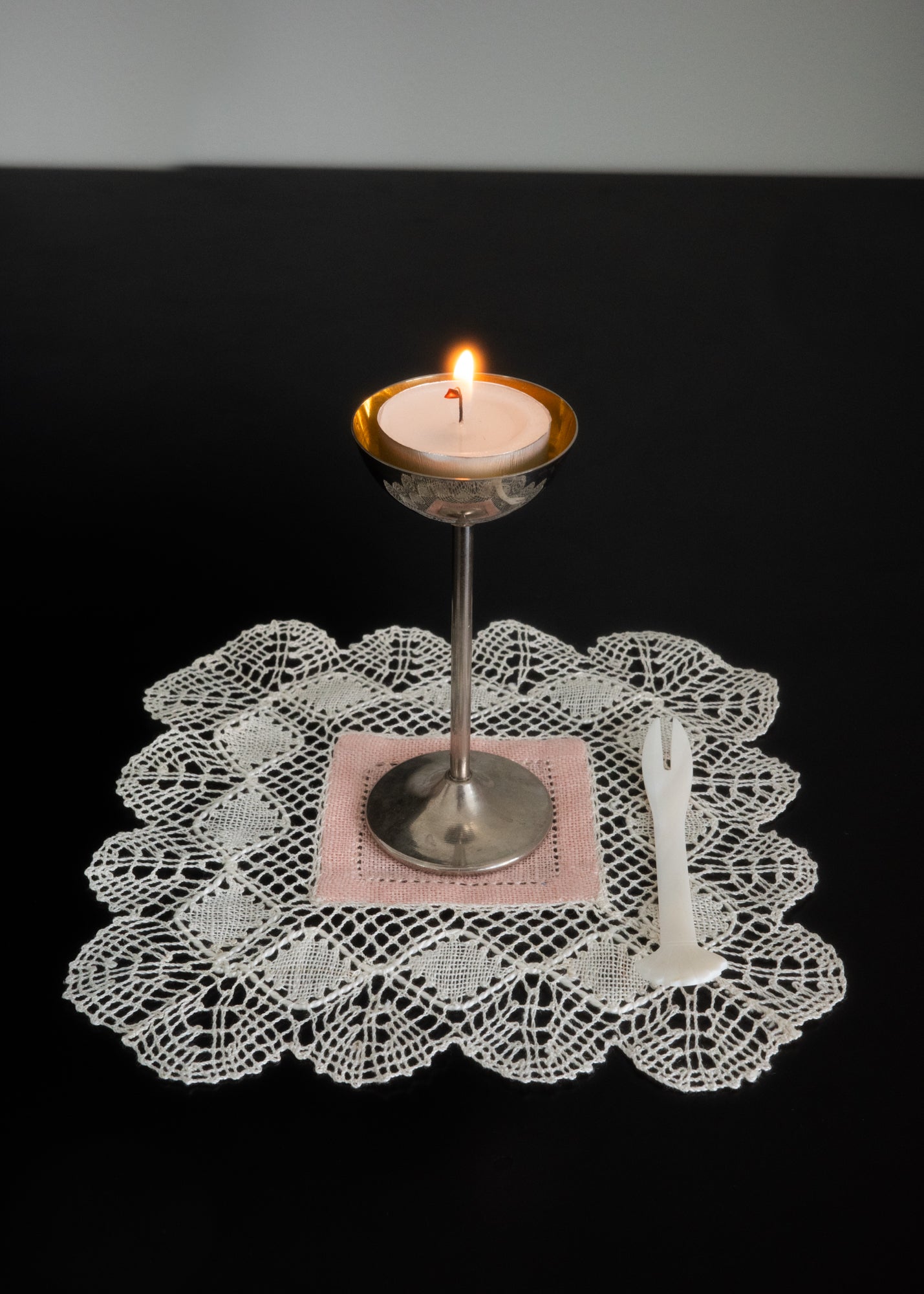 Vintage pink frame lace