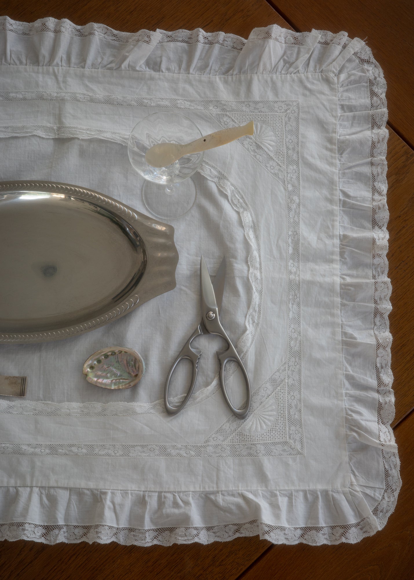 Lace window table mat