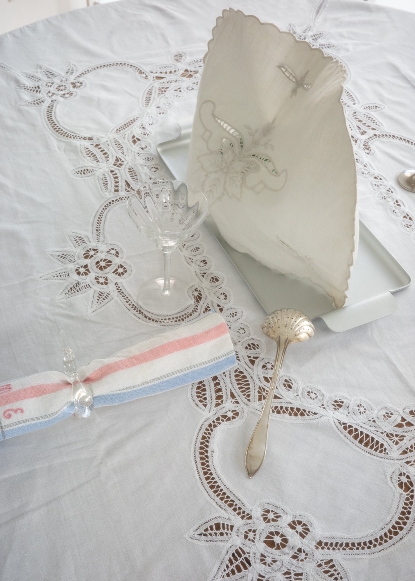 Antique mood lace teapot cover