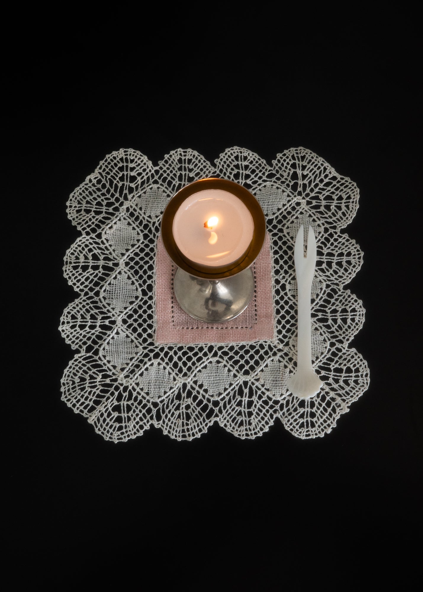 Vintage pink frame lace