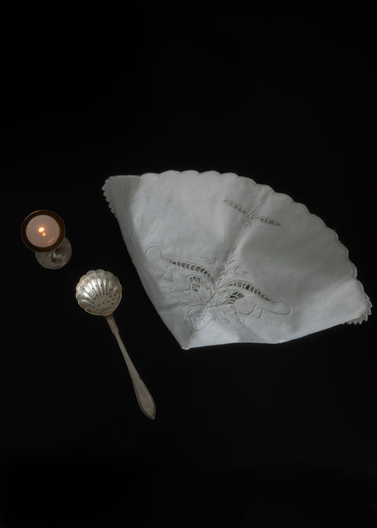 Antique mood lace teapot cover