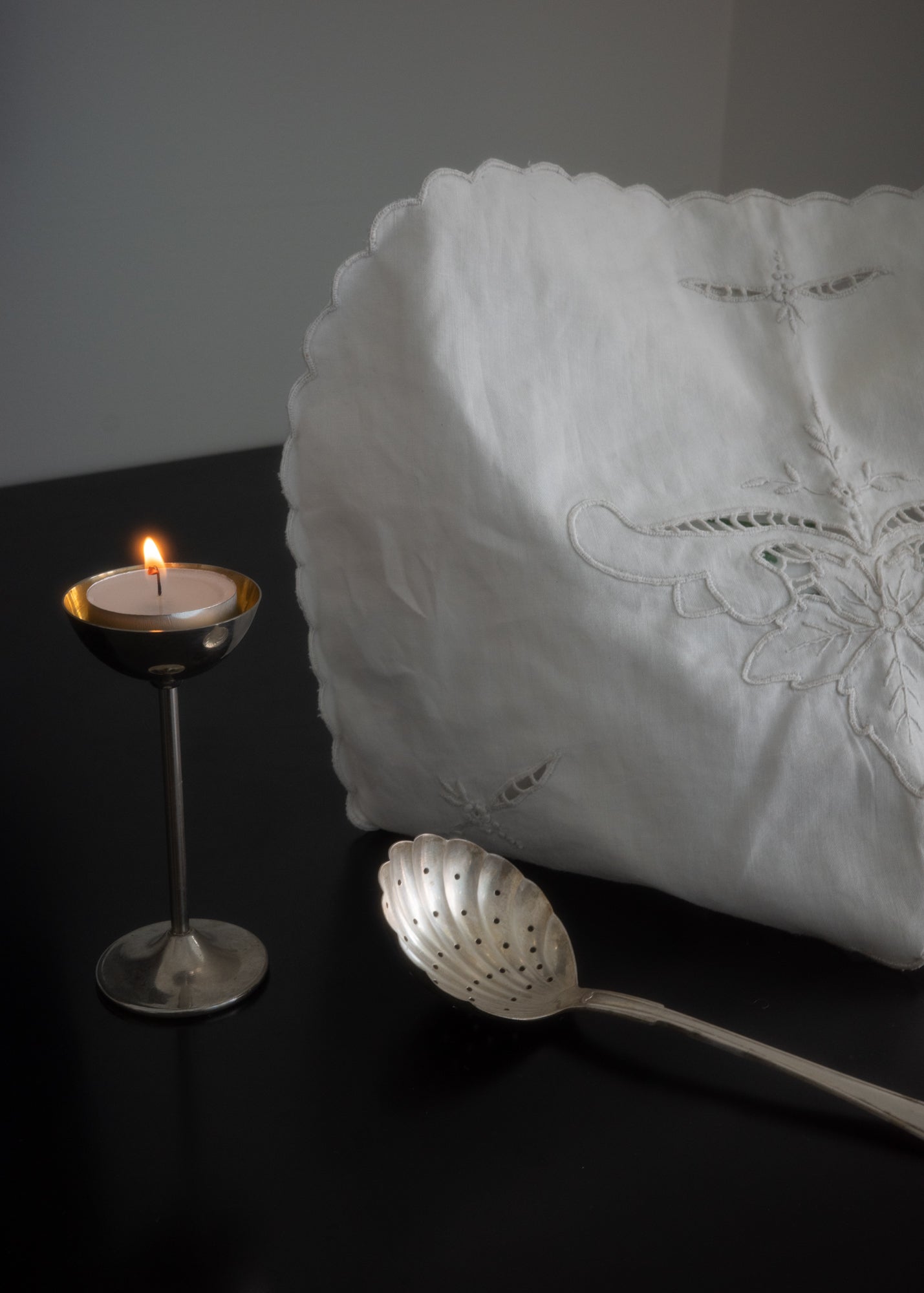 Antique mood lace teapot cover