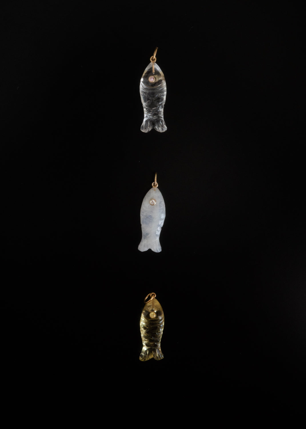 "nonnon" fish pendant -Rainbow Moonstone-