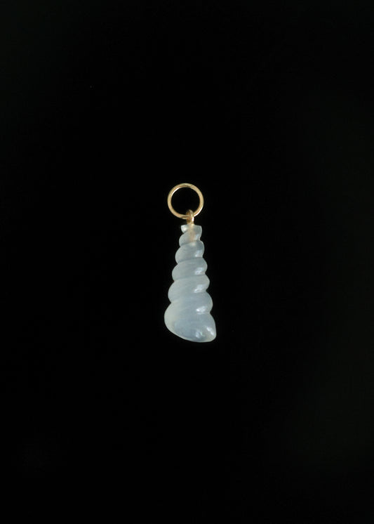 Tiny Conch Pendant -White Onyx-